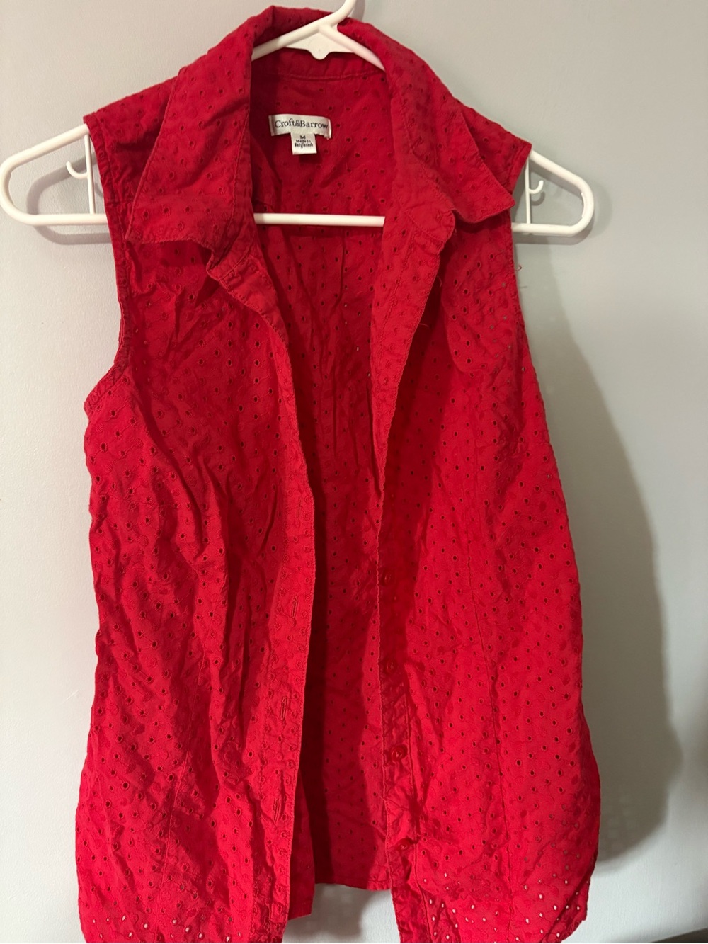 croft & barrow Red Eyelet Sleeveless Button-Front Shirt
